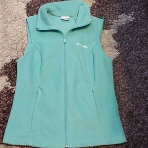 Never worn! Columbia vest!